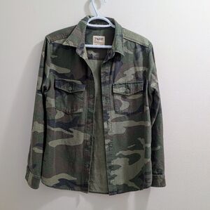 Vtg TNA Aritzia Camo Military Jacket Shirt Shacket Women’s Small S 2012 Archive